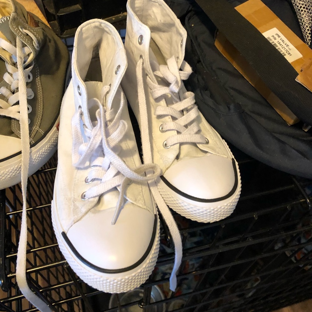 Airwalk sneakers